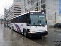 PMCL (Gray Line Toronto) 7700 - Ex-PMCL 700, nee PMCL 200 (1996 MCI 102DL3)