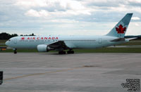 Air Canada - Boeing 767-35H(ER) - C-GHLA - FIN 656 (Lou par CIT Leasing Corporation - Ex-Air Europe (EI-CJA), Balair (HB-IHT) et Canadian Airlines International. Transfr chez Ansett Australia entre Juin 2001 et Novembre 2001, Maintenant transfr  Air Canada Rouge.)