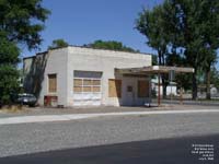 Dead gas station in Lind,WA