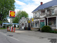 Shell gas station in St-Barnab-Sud,QC