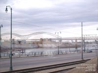 Pont au-dessus du fleuve Mississippi entre Memphis, Tenn. et West Memphis, Ark.