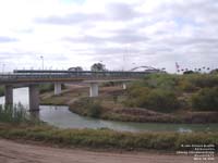 The Gateway International Bridge links Brownsville, Texas, USA to Matamoros, Tamaulipas, Mexico over the Rio Grande / Rio Bravo del Norte