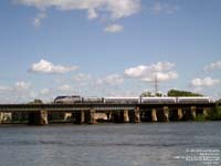 AMT train in Ste-Anne-de-Bellevue