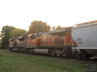 BNSF 6421 - ES44DC