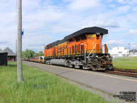 BNSF 7883 - ES44DC