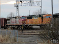 BNSF 8913 - SD70MAC