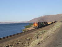 BNSF train east of Roosevelt,WA