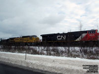 CN 3825 - ES44AC and GECX 9129 - C40-8W (ex-UP 9366)