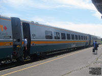 VIA 3319 (3300-serie LRC coach: 72 seats)