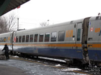 VIA 3325 (3300-serie LRC coach: 72 seats)