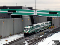 GO Transit 605 - MPI MP40PH-3C