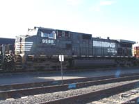 NS 9588 - D9-40CW / C40-9W (on BNSF)