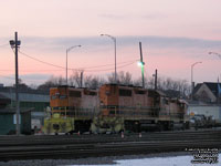 QGRY 2007 - GP38 (ex-CR 7676, nee PC 7676) and 2500