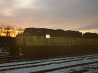 SLR (LLPX) 3003  (Lewiston Junction)- GP40 (Ex-LLPX 3733, exx-GATX/GSCX 3733, nee B&O 3733. An unit built in 1969.)