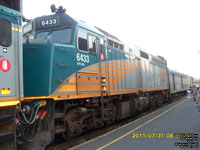 Via Rail 6433 (F40PH-2) - Rebuilt