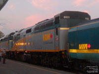 Via Rail 6433 (F40PH-2) - Rebuilt