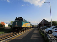 Via Rail 6438 (F40PH-2) - Rebuilt