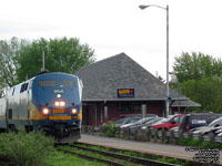 Via Rail 904 (P42DC / Genesis)