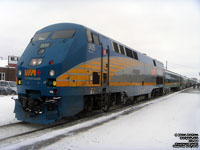 Via Rail 905 (P42DC / Genesis)