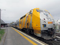 Via Rail 907 (P42DC / Genesis)