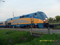Via Rail 913 (P42DC / Genesis)