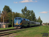 Via Rail 913 (P42DC / Genesis)