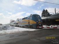 Via Rail 914 (P42DC / Genesis)