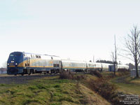 Via Rail 914 (P42DC / Genesis)