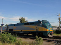Via Rail 915 (P42DC / Genesis)