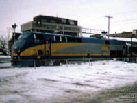 Via Rail 915 (P42DC / Genesis)