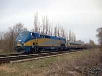 Via Rail 918 (P42DC / Genesis)