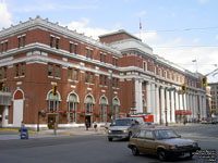 Vancouver - CP / Skytrain Waterfront Station