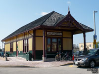 GO Transit Aurora station