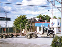 Unidentified International truck