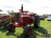 International Harvester Farmall 1026