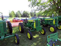 John Deere 320